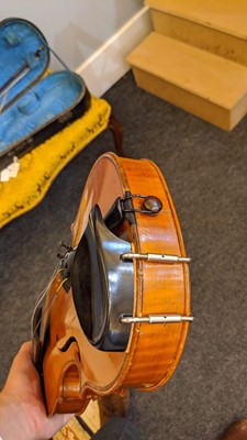 Lot 258 - A 19th Century French violin