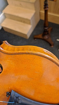 Lot 258 - A 19th Century French violin