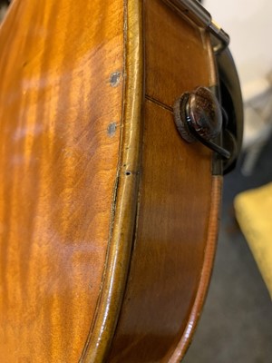 Lot 258 - A 19th Century French violin