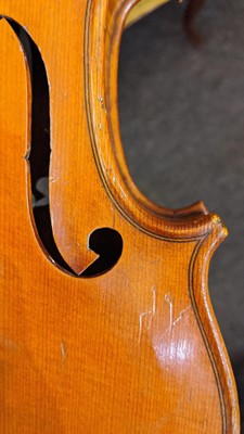 Lot 258 - A 19th Century French violin