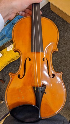 Lot 258 - A 19th Century French violin
