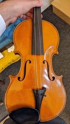 Lot 258 - A 19th Century French violin
