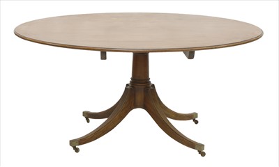 Lot 849 - A George III mahogany breakfast table