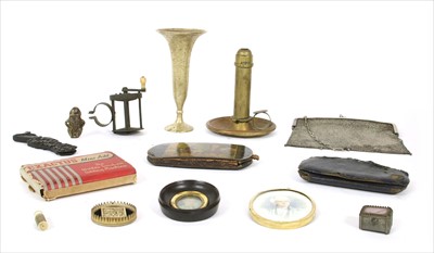 Lot 249 - An assortment of collectables