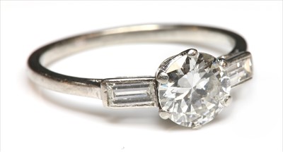 Lot 125 - A white gold and platinum single stone diamond ring