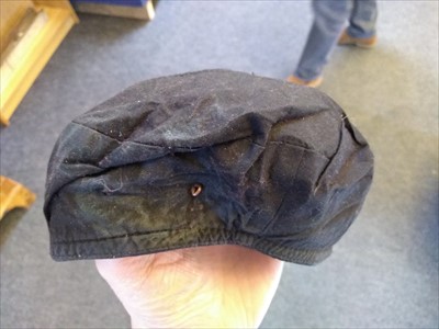 Lot 149 - A WWII British airborne paratroopers beret