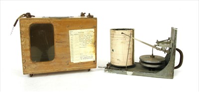 Lot 173 - A World War I barograph altimeter