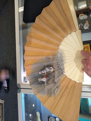 Lot 162 - A collection of fans