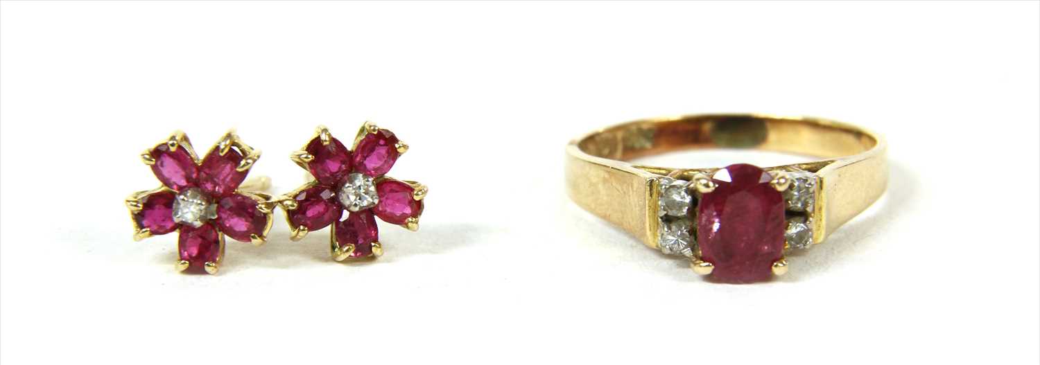 Lot 29 - A gold ruby and diamond ring