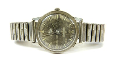 Lot 160 - A gentlemen's stainless steel Omega 'Seamaster' automatic bracelet watch, c.1966