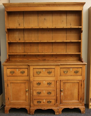 Lot 489 - A George III Chestershire pine dresser