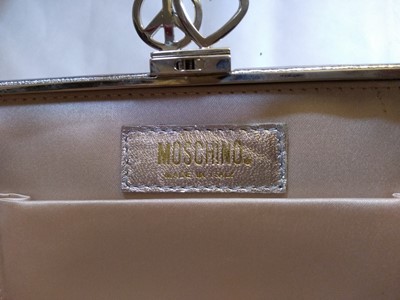 Lot 1024 - A Moschino 'white chocolate' clutch bag