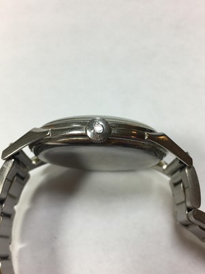 Lot 199 - A gentlemen's stainless steel Omega mechanical bracelet watch, c.1950