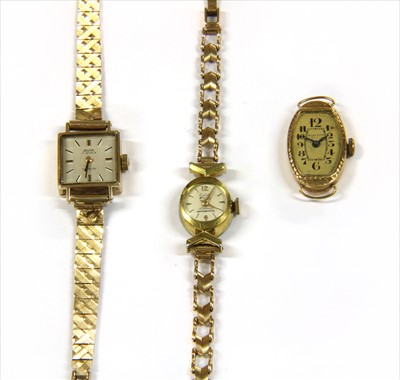 Lot 82 - A 9ct gold Avia mechanical bracelet watch