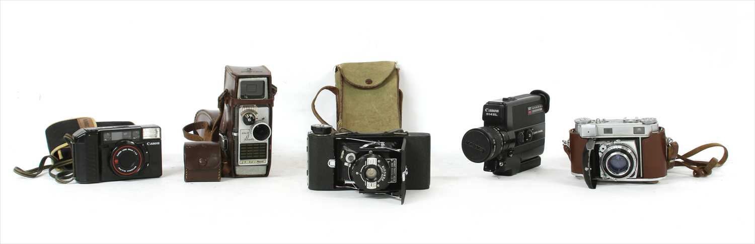 Lot 346 - A quantity of cameras