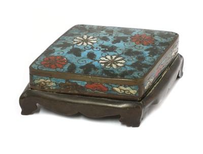 Lot 219 - A Chinese cloisonné stand