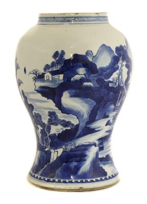 Lot 103 - A Chinese blue and white vase