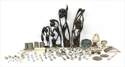 Lot 118 - A collection of items