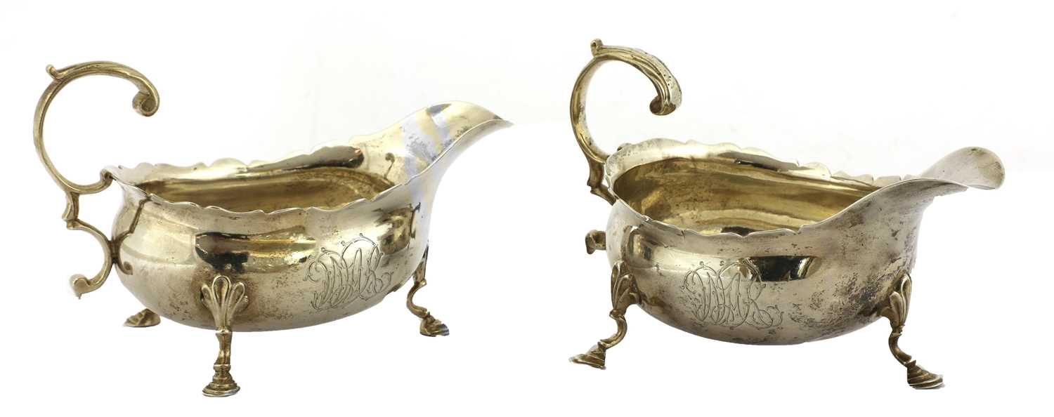 Lot 7 - A pair of silver sauce boats