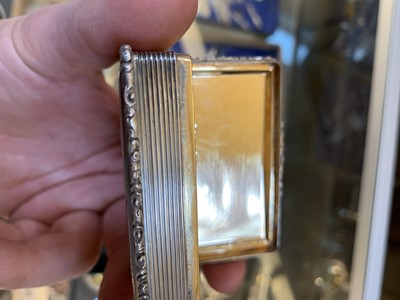 Lot 80 - A William IV silver snuff box
