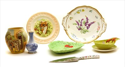 Lot 313 - A collection of decorative ceramics