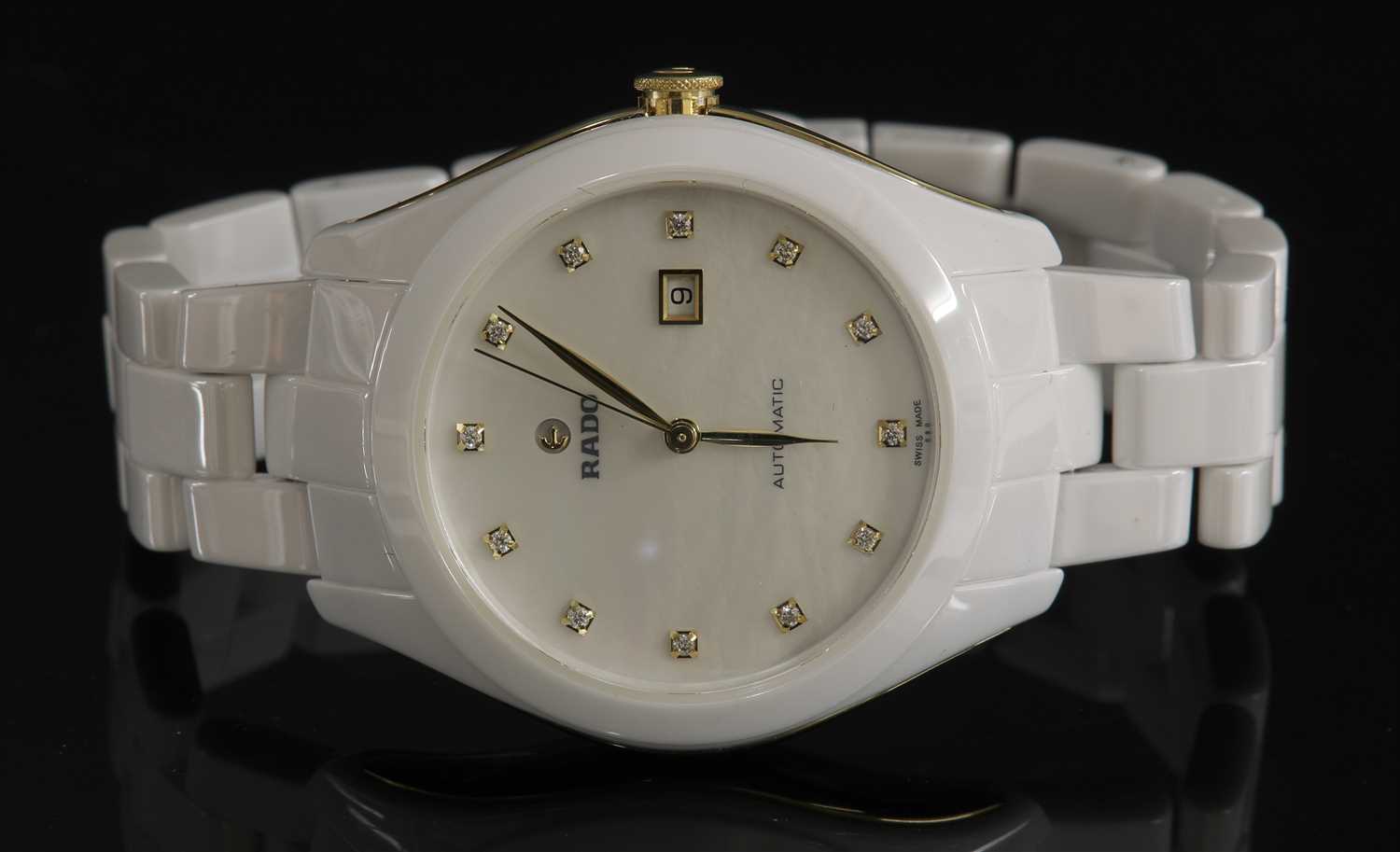 Lot 392 - A ladies' limited edition ceramic and gold-plated Rado 'Hyperchrome Automatic' bracelet watch