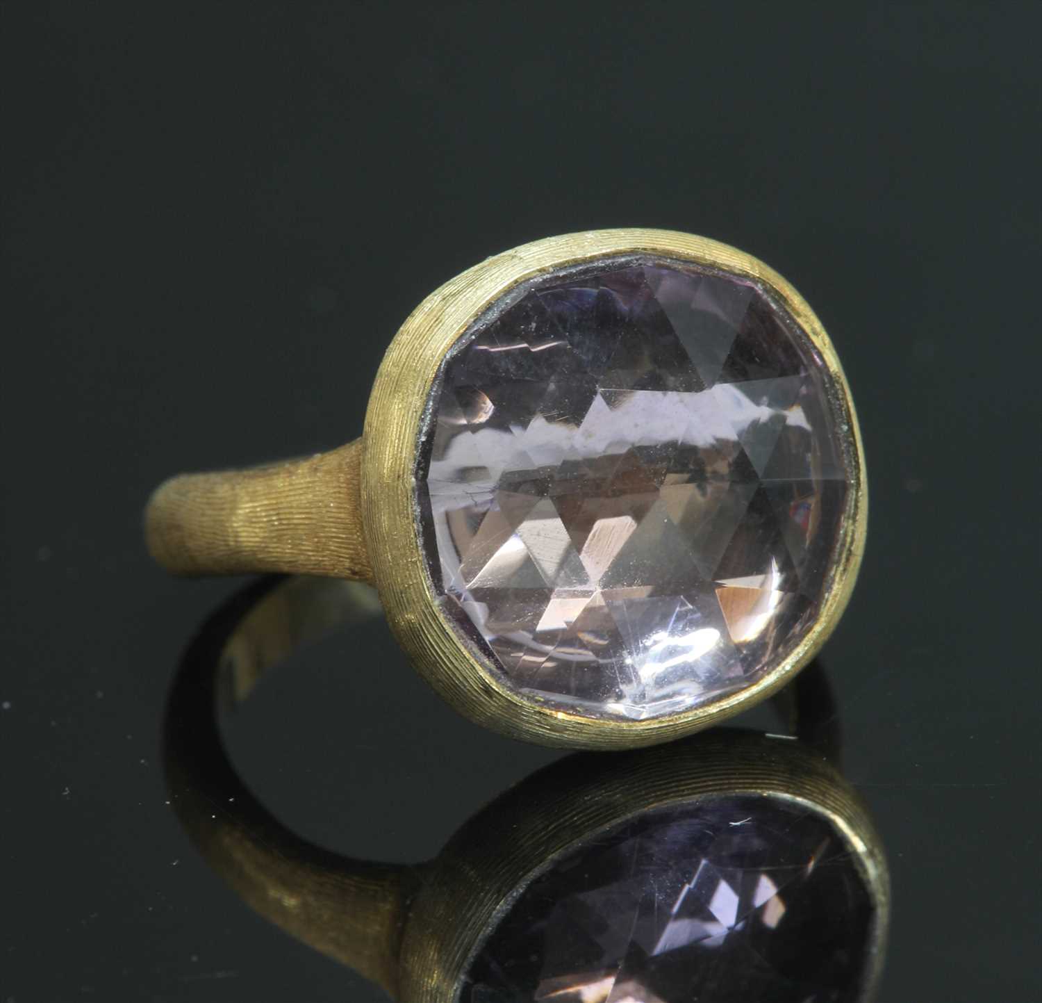 Lot 216 - An 18ct gold single stone amethyst Jaipur ring by Marco Bicego