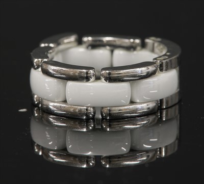 Lot 315 - An 18ct white gold and white ceramic Chanel 'J12 Ultra' ring