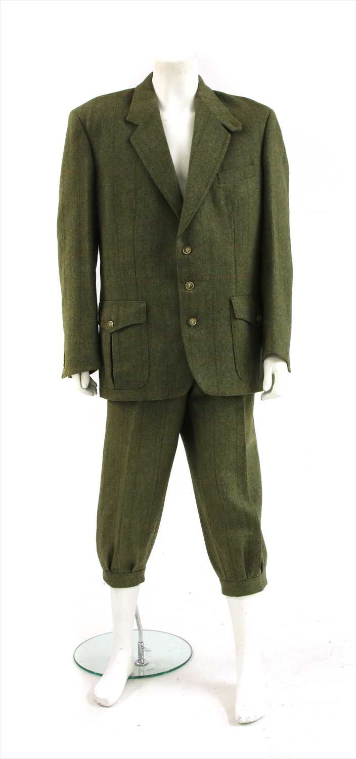 Lot 1164 - An Islay Woollen Mill gentleman's green single breasted two piece trouser suit
