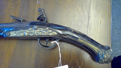 Lot 262 - A Georgian style flintlock pistol
