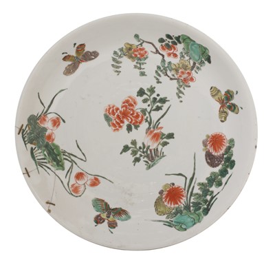 Lot 9 - A Chinese famille verte charger