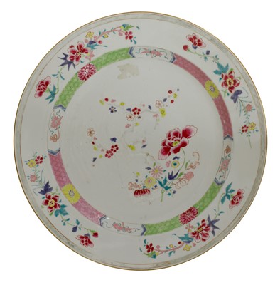 Lot 19 - A Chinese famille rose charger