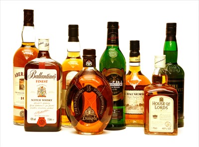 Lot 96 - Assorted whisky to include: Glenlivet, Aged 18 Years and eight others