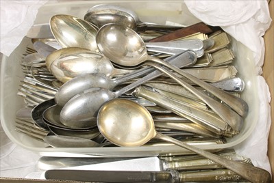 Lot 120 - A quantity of silver handled cutlery