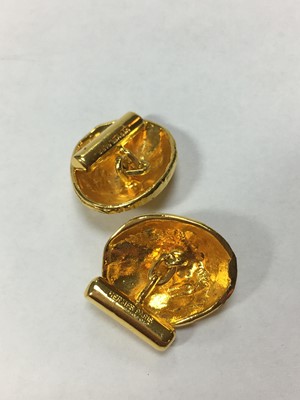 Lot 220 - An Hermès gilt metal limpet shell brooch