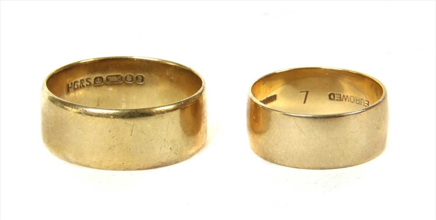Lot 3 - Two 9ct gold flat section wedding rings