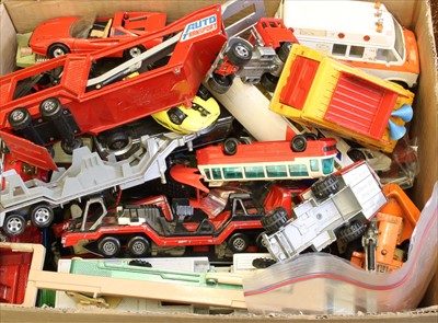 Lot 221 - A collection of toys