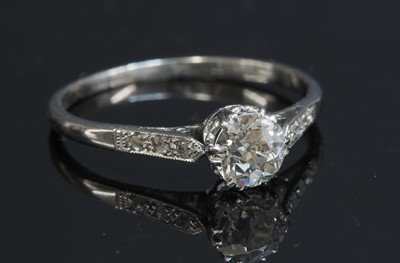 Lot 119 - An Art Deco single stone diamond ring