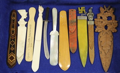 Lot 215 - Two boxes of novelty bookmarks and paperknives