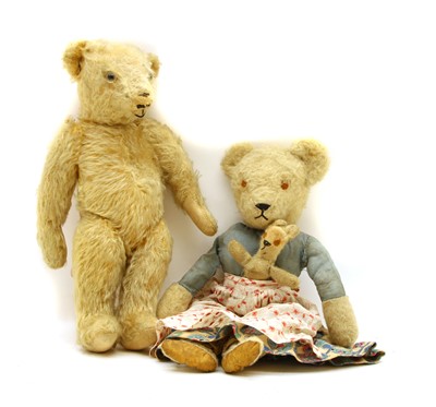 Lot 79 - A 1940s teddy bear family