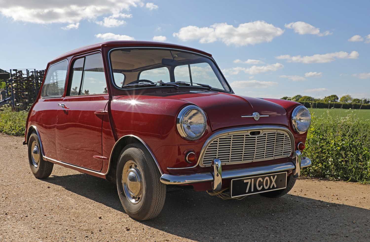 Lot 1 - 1960 Morris Mini Minor De-Luxe Saloon '71 COX'