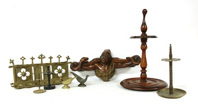 Lot 141 - A collection of pipe racks