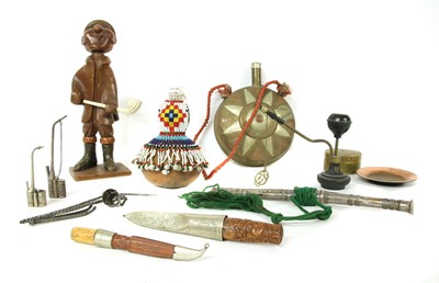 Lot 156 - A collection of smoking related items