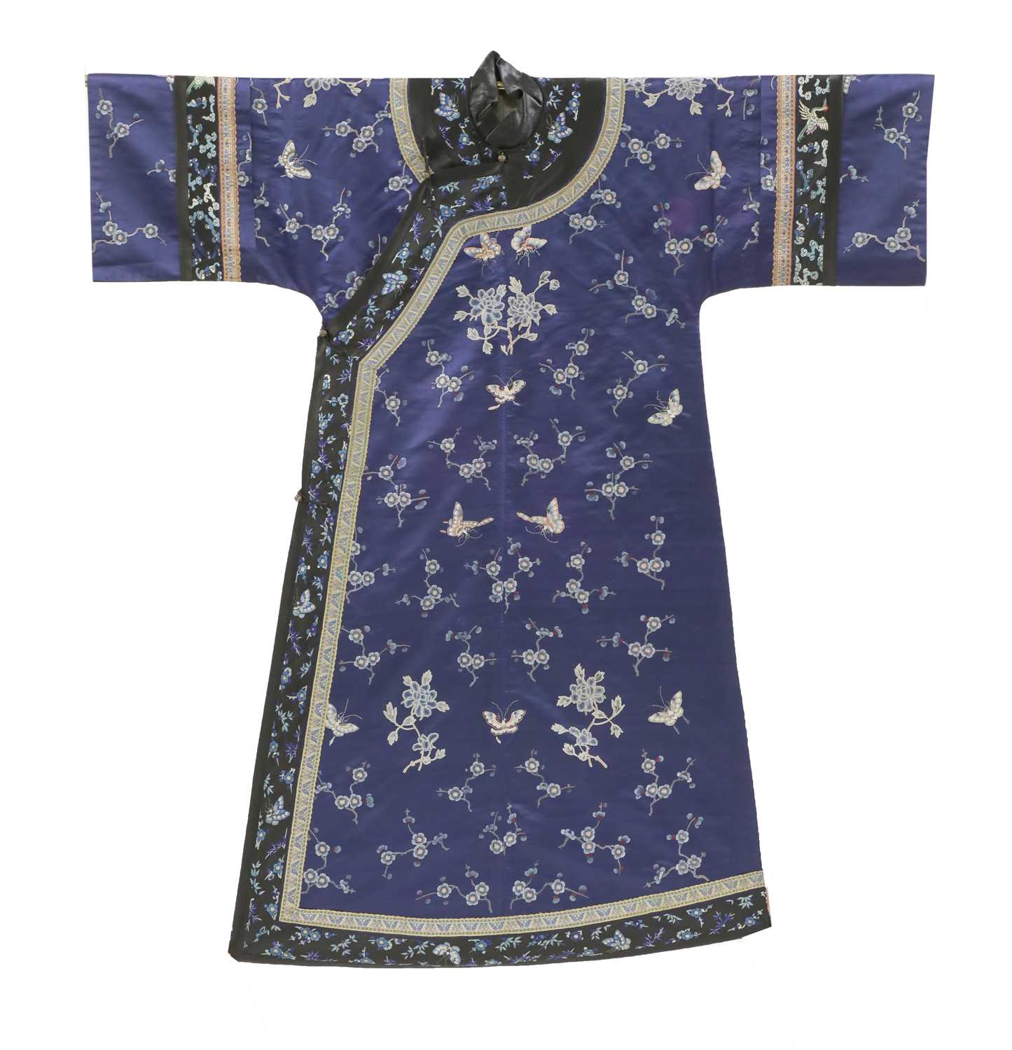 Lot 98 - A Chinese embroidered robe