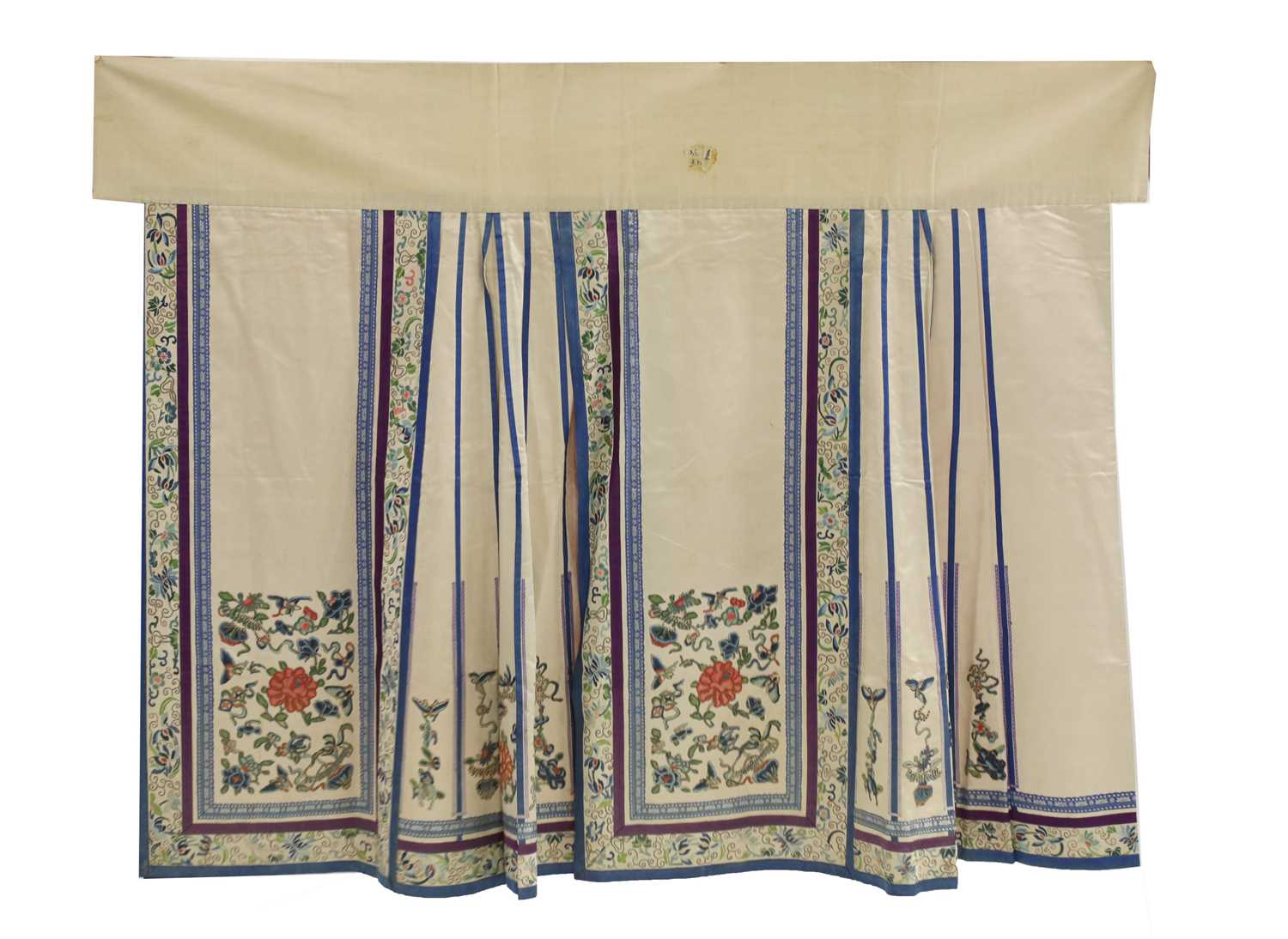 Lot 104 - A Chinese embroidered skirt