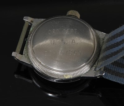 Lot 363 - A gentlemen's stainless steel Waltham military WWII mechanical strap watch
