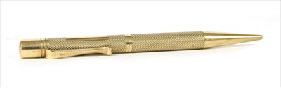 Lot 90 - A 9 carat gold propelling pencil