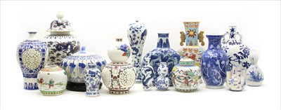 Lot 310 - A Chinese blue and white porcelain vase