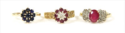 Lot 67 - A 9ct gold sapphire cluster ring