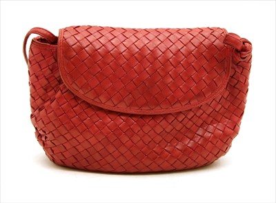 Lot 278 - A Bottega Veneta red intrecciato leather shoulder bag